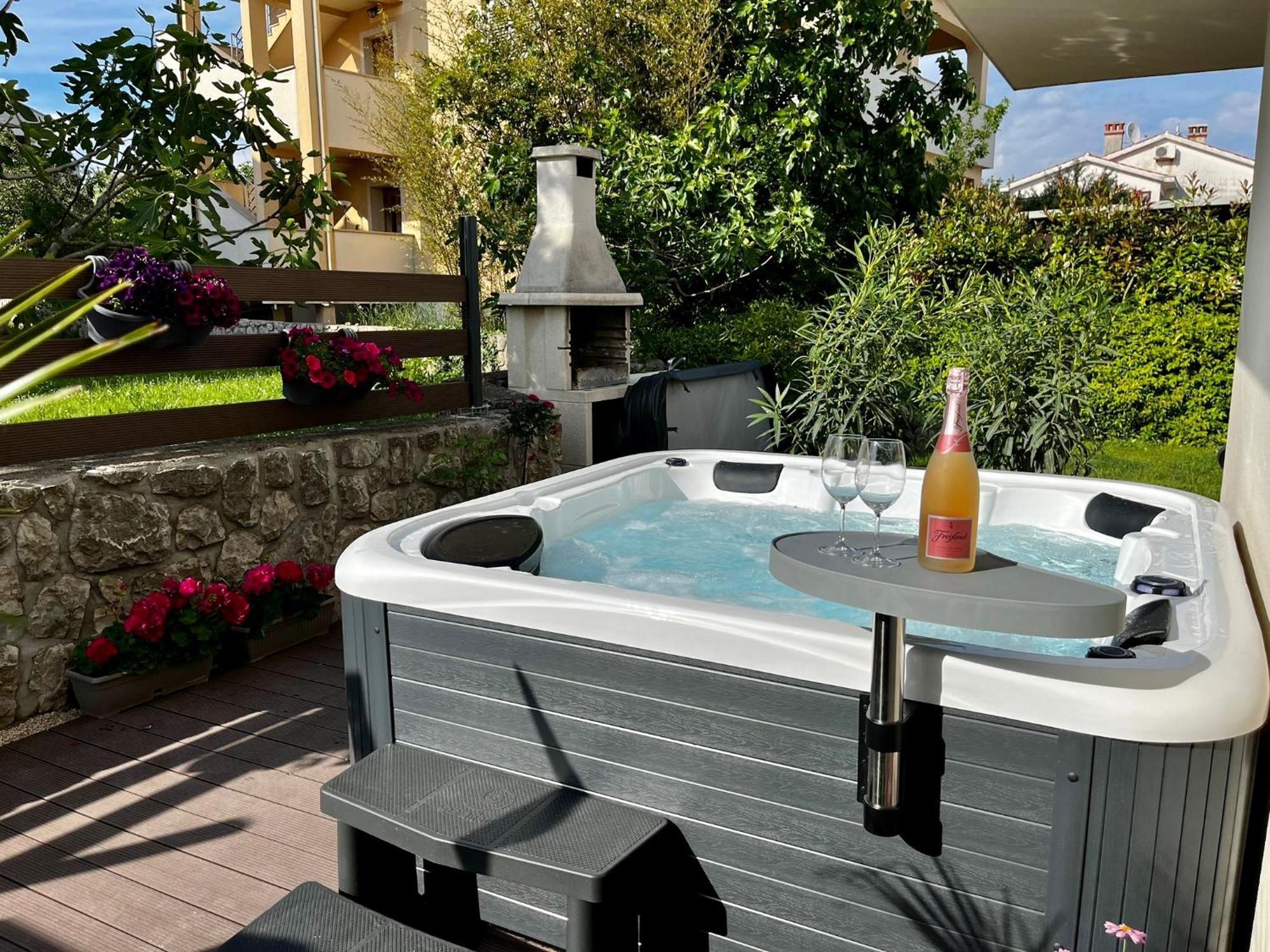 Studio Apartment Rosa Krk Krk Town Esterno foto